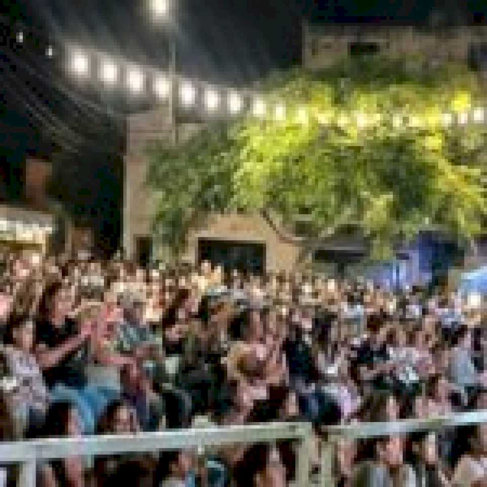 Exitoso “Domingo a la Plaza” en la plaza Belgrano de San Pedro