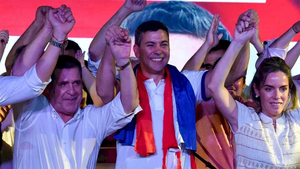 Con amplia ventaja, Santiago Peña ganó las elecciones en Paraguay y llamó a la unidad