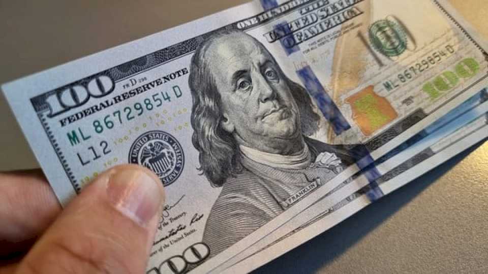 Con supertasa, intervención y nuevo ajuste al cepo, el dólar vuelve a recalentarse