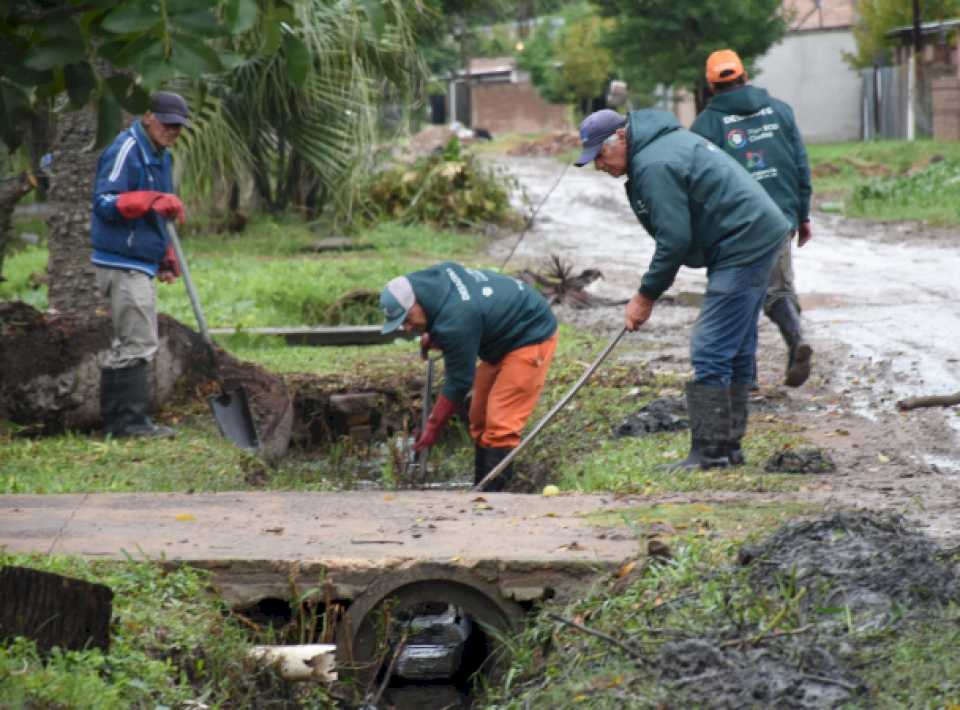 El Municipio supervisó el sistema de desagües y ejecutó tareas de limpieza y mantenimiento en Resistencia