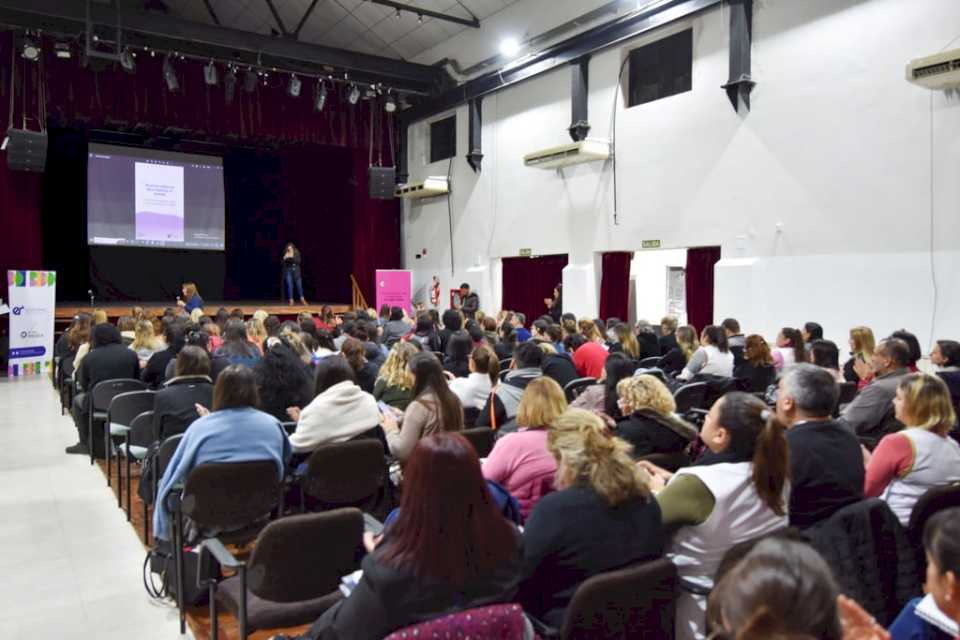 Capacitaron a docentes para fortalecer los procesos de alfabetización y socialización