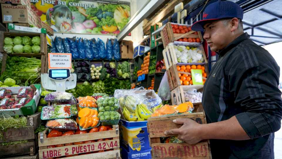 Precios Justos: el Gobierno extendió hasta fines de mayo la canasta de frutas y verduras a valores fijos