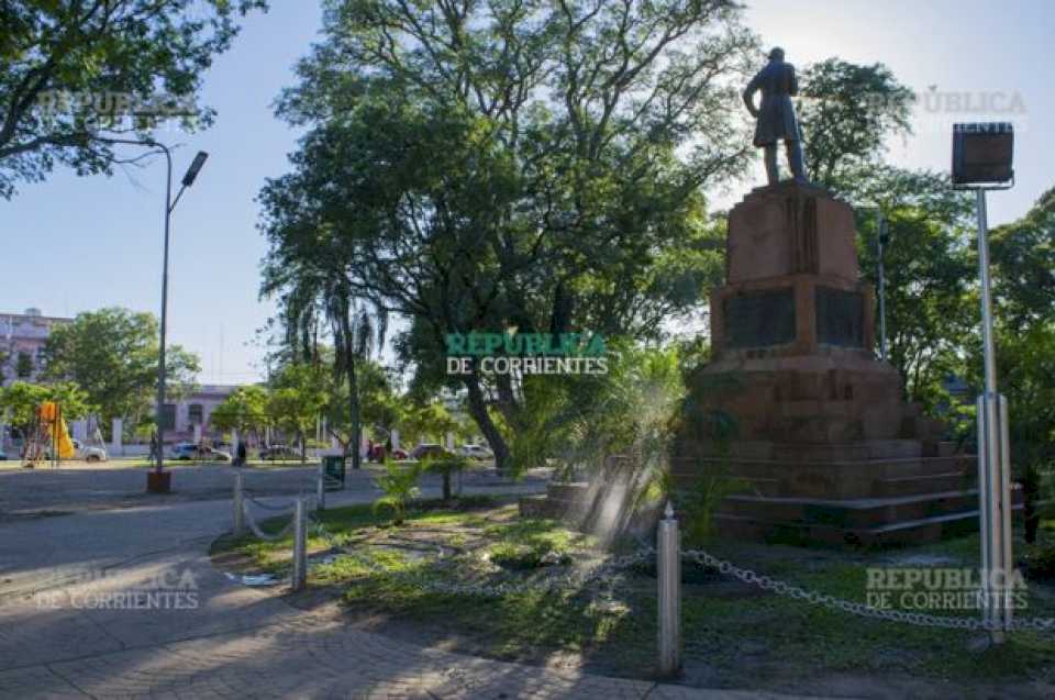 Suspendieron el acto de reinauguración de la plaza La Cruz