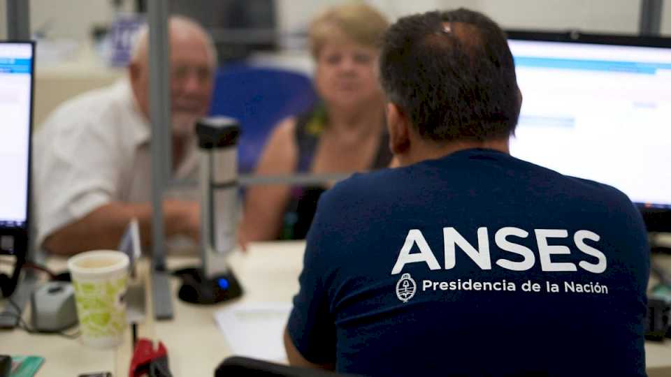 ANSES: quiénes cobran este miércoles 3 de mayo