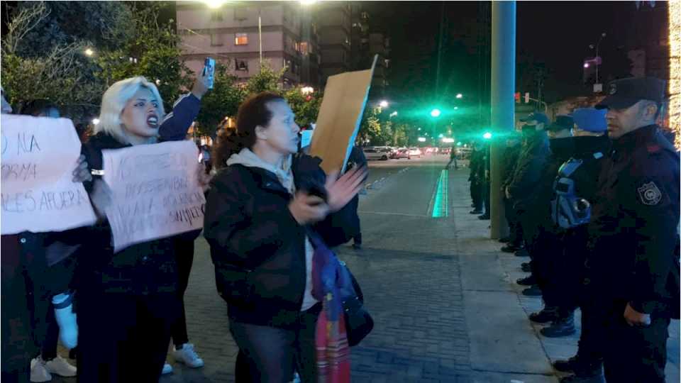 indignados,-padres-y-alumnos-marcharon-tras-el-escandalo-en-el-boliche-de-alto-comedero