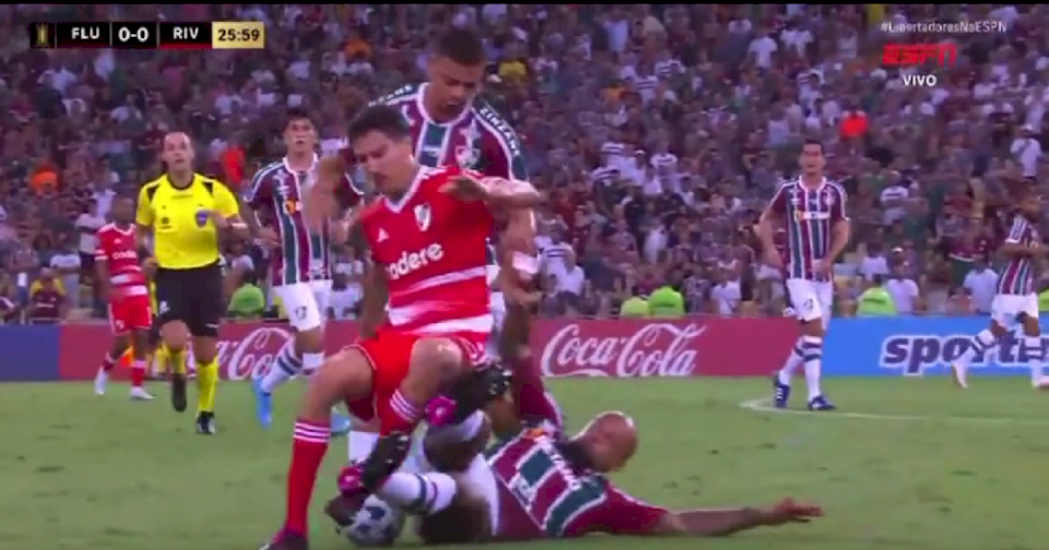 las-polemicas-de-river-–-fluminense:-felipe-melo-al-limite-y-la-roja-a-gonzalez-pirez