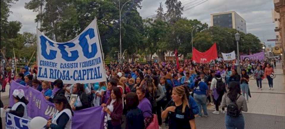 LA RIOJA OTRA VEZ RECLAMÓ EN SUS CALLES ‘NI UNA MENOS’