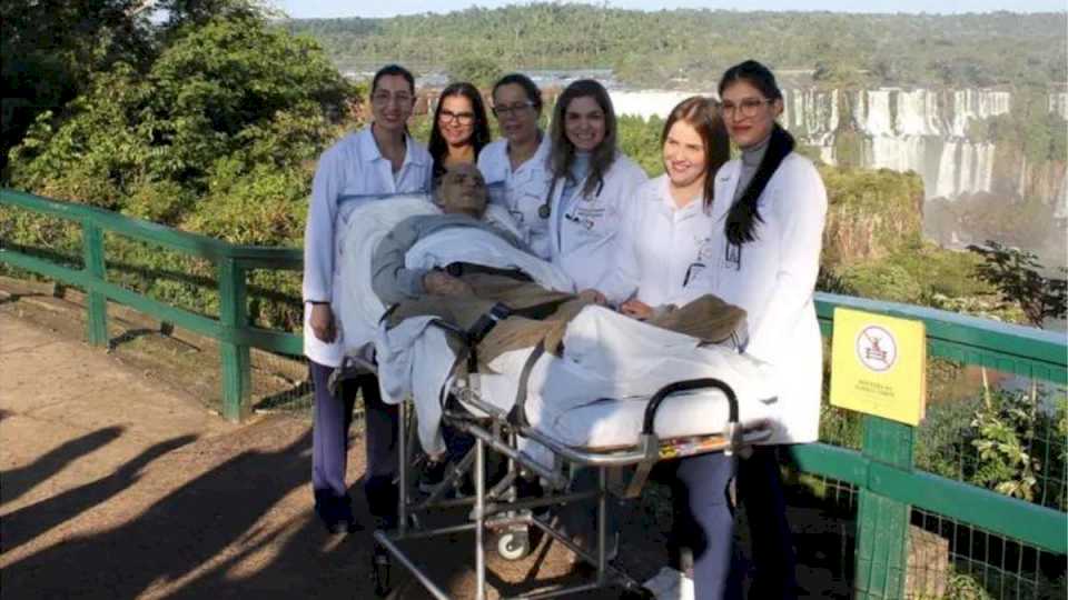 la-historia-de-vida-del-paciente-que-pidio-visitar-las-cataratas-del-iguazu-como-su-ultimo-deseo