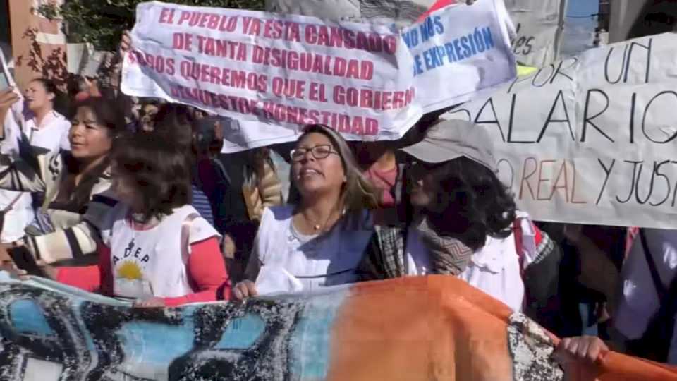 ferviente-apoyo-de-la-ciudadania-al-reclamo-docente