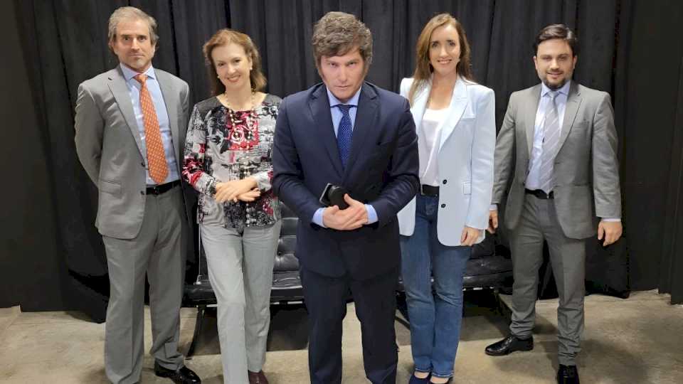 milei-tendra-precandidatos-en-la-provincia:-el-pd-y-libertarios-crearon-la-libertad-avanza-en-mendoza