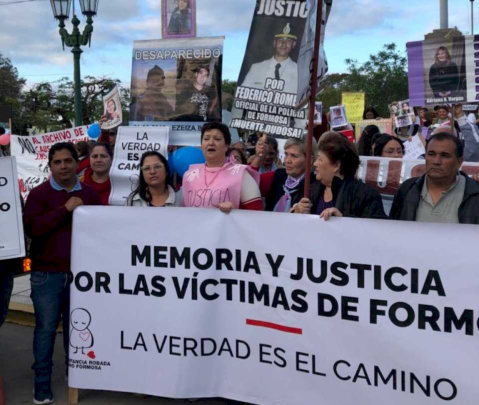 hubo-una-nutrida-marcha-en-reclamo-de-justicia-por-homicidios-no-esclarecidos