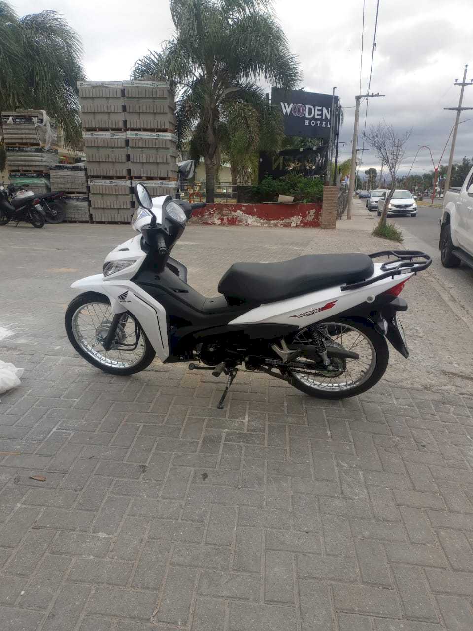 una-mujer-resulto-herida-luego-de-chocar-con-su-moto-en-carlos paz