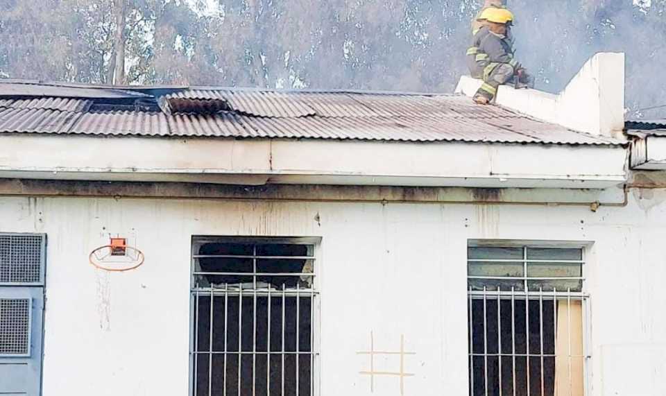 tras-el-incendio,-mudan-las-mesas-de-votacion