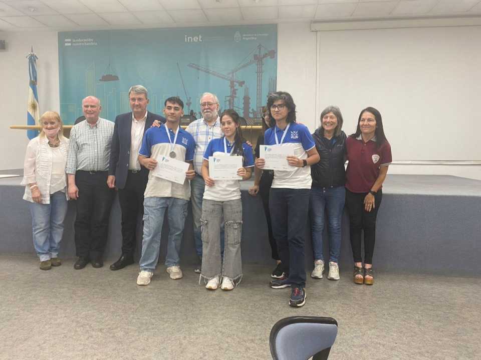 orgullo-merlino:-alumnos-de-“construcciones”-de-la-escuela-tecnica-“aristides-bratti”-destacados-a-nivel-nacional