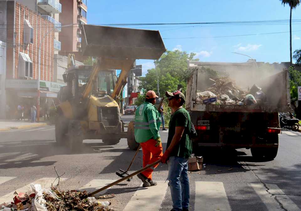 la-municipalidad-de-resistencia-ejecuta-tareas-de-limpieza-urbana-en-distintos-sectores-de-la-ciudad