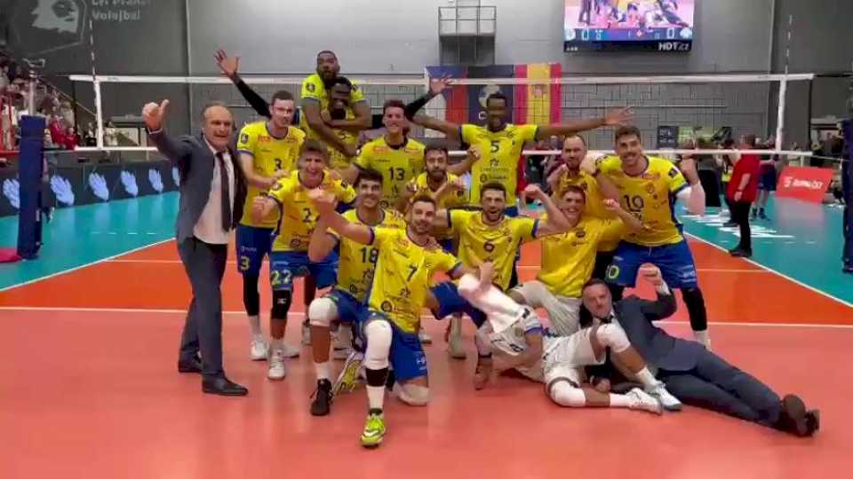 el-guaguas-celebra-su-pase-a-cuartos-de-la-champios-league-de-voleibol