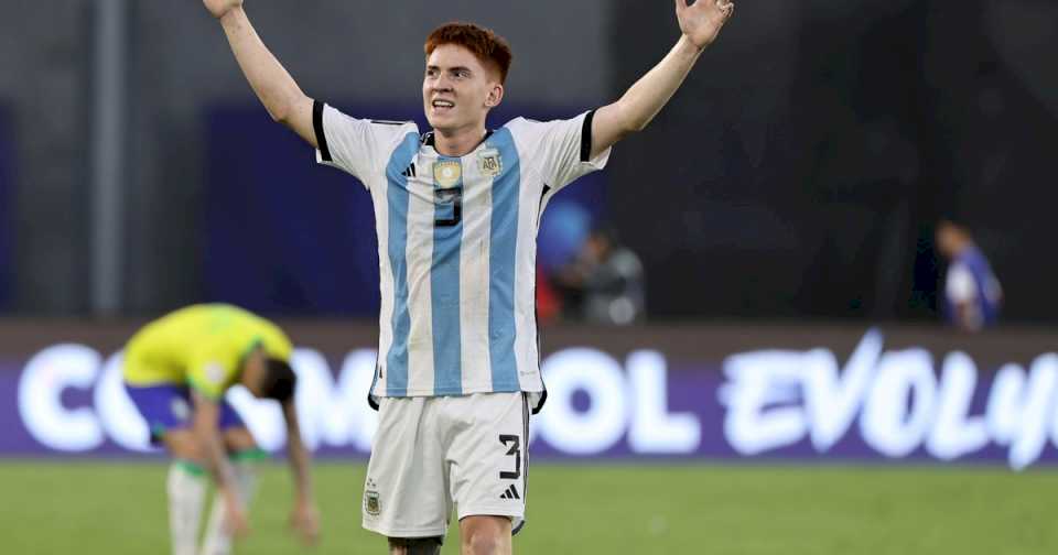 scaloni-dio-la-lista-de-la-seleccion-argentina-para-la-primera-gira-por-estados-unidos:-el-debut-de-barco-y-las-vueltas-de-garnacho,-senesi-y-valentin-carboni