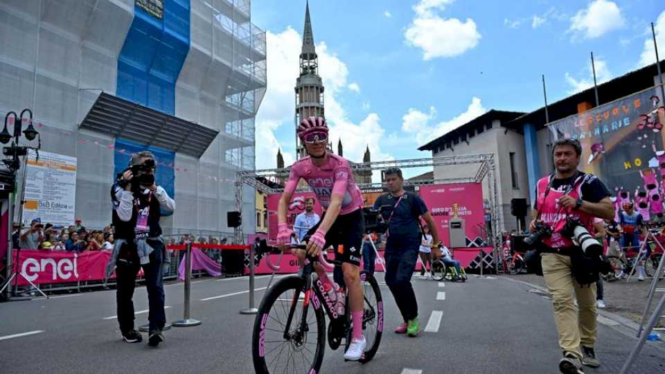 asi-queda-la-clasificacion-general-del-giro-de-italia-tras-la-victoria-de-vendrame