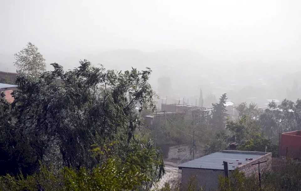 alerta-meteorologica-en-neuquen-por-vientos-fuertes