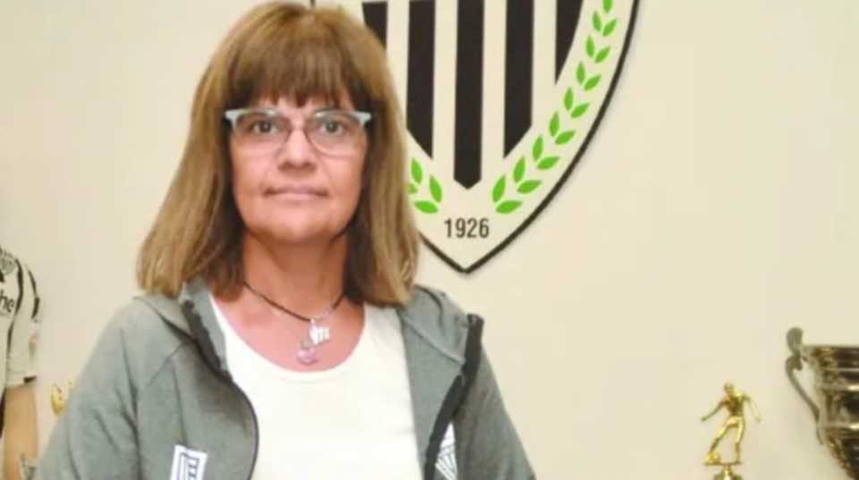 seis-balas-y-un-mensaje-estremecedor:-amenazaron-de-muerte-a-la-presidenta-de-un-equipo-del-futbol-argentino