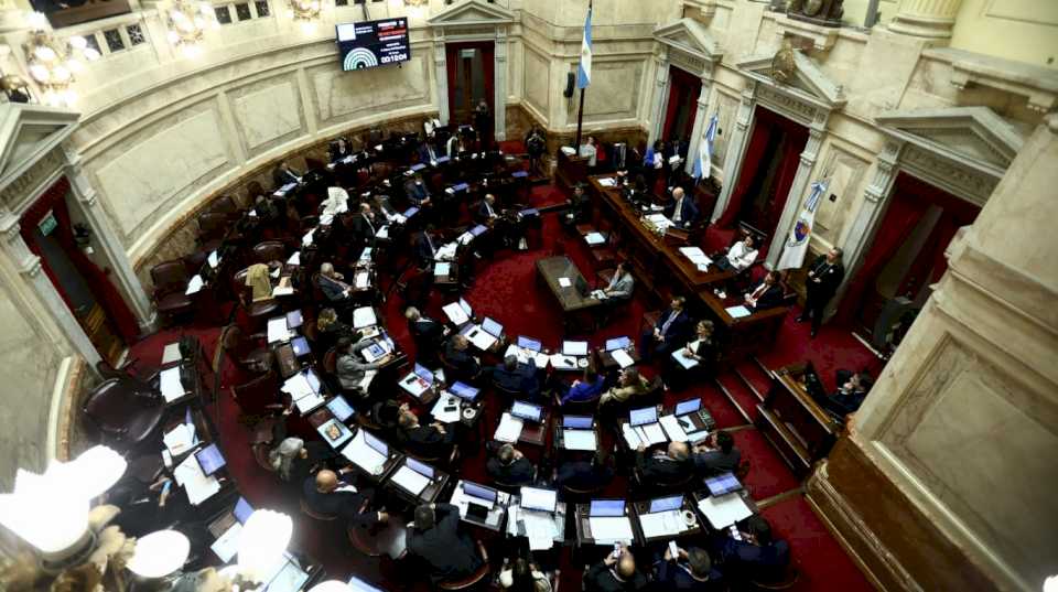 jubilaciones:-el-gobierno-logro-ganar-tiempo-en-el-senado,-pero-los-“k”-insisten-en-debatir-este-jueves