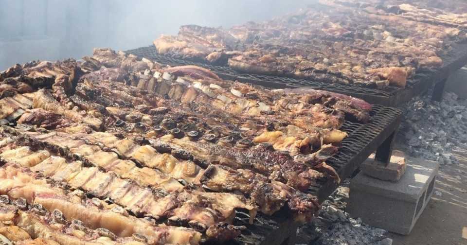 Caída histórica del consumo de carne: un salario promedio puede  comprar 9 kilos menos de asado  que en 2023