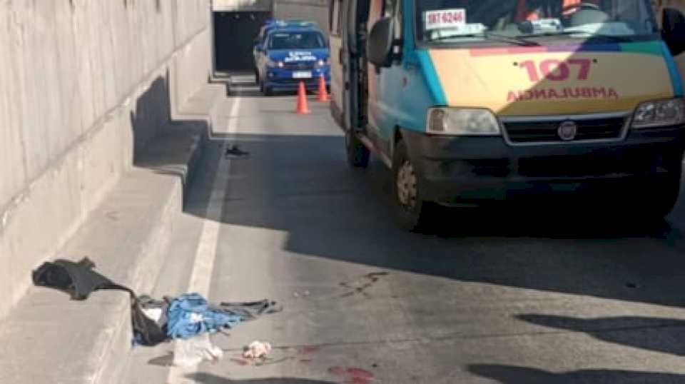 cordoba:-un-hombre-intento-robar-una-moto,-salto-a-un-tunel-para-escapar-y-lo-atropello-un-colectivo