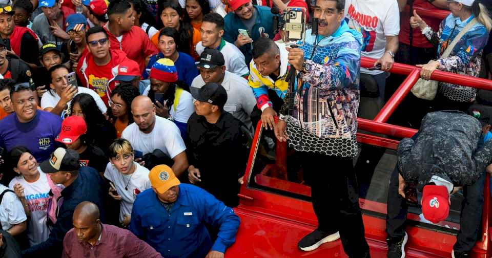 nicolas-maduro-volvio-a-atacar-a-milei:-«llego-y-lo-primero-que-hizo-fue-reconocer-la-soberania-del-imperio-britanico-sobre-las-malvinas»