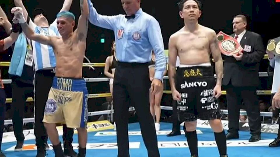 boxeo:-el-puma-martinez-vencio-a-kazuto-ioka-y-es-campeon-unificado