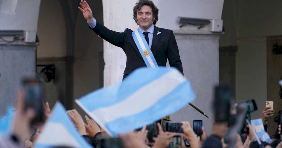 Javier Milei y el Pacto de Mayo, EN VIVO: el Presidente viaja a Tucumán para realizar el acto del 9 de Julio en el que sellará el acuerdo con los gobernadores