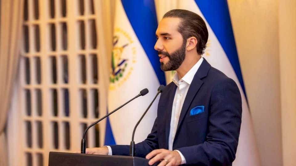 nayib-bukele-apunto-contra-los-importadores-de-alimentos:-«paren-de-abusar»