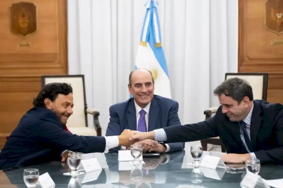 saenz-viaja-a-tucuman-para-sellar-el-historico-«pacto-de-mayo»