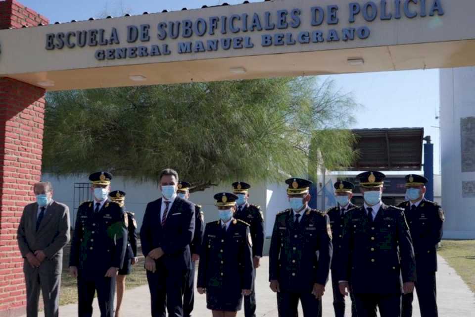 la-policia-abrio-las-inscripciones-para-la-escuela-de-suboficiales