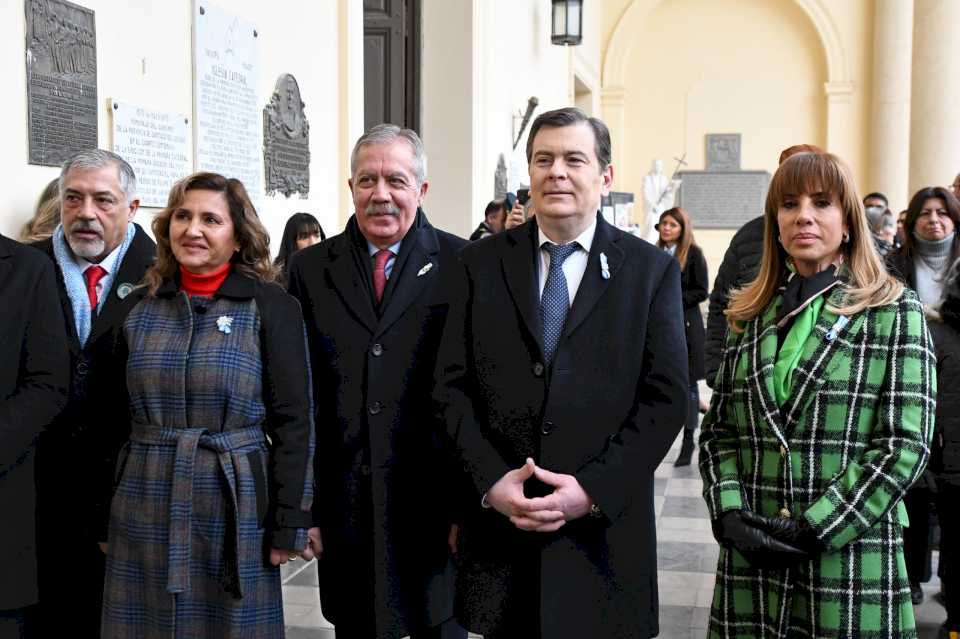 el-gobernador-zamora-encabezo-el-acto-central-por-el-dia-de-la-independencia