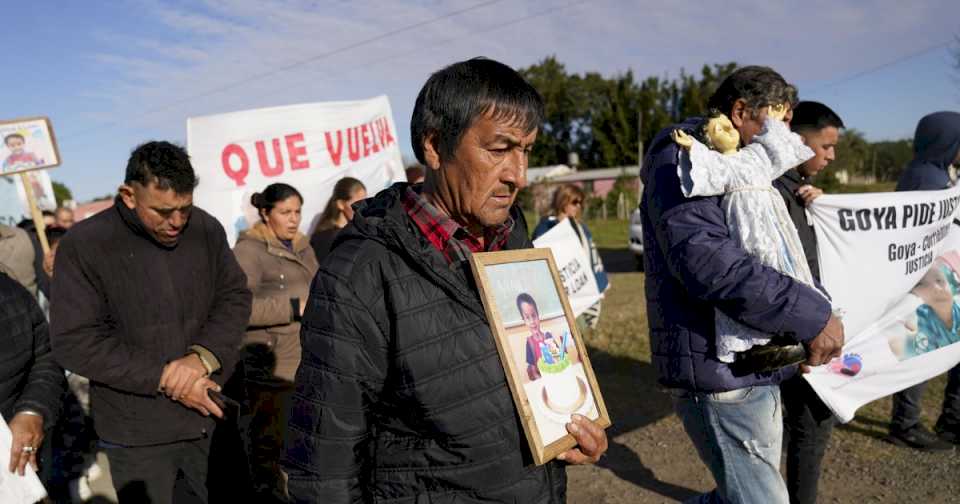 el-papa-de-loan-esta-en-buenos-aires-y-pidio-ver-a-javier-milei:-«que-nos-atienda-cinco-minutos-aunque-sea»