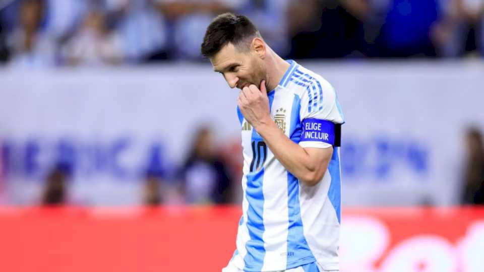 messi-se-«enojo»-con-dos-reconocidos-streamers-tras-la-victoria-ante-canada-en-semis:-«soltame…»