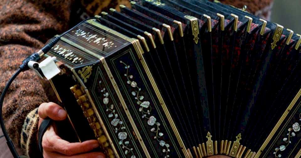 dia-del-bandoneon-en-argentina:-por-que-se-celebra-hoy,-11-de-julio