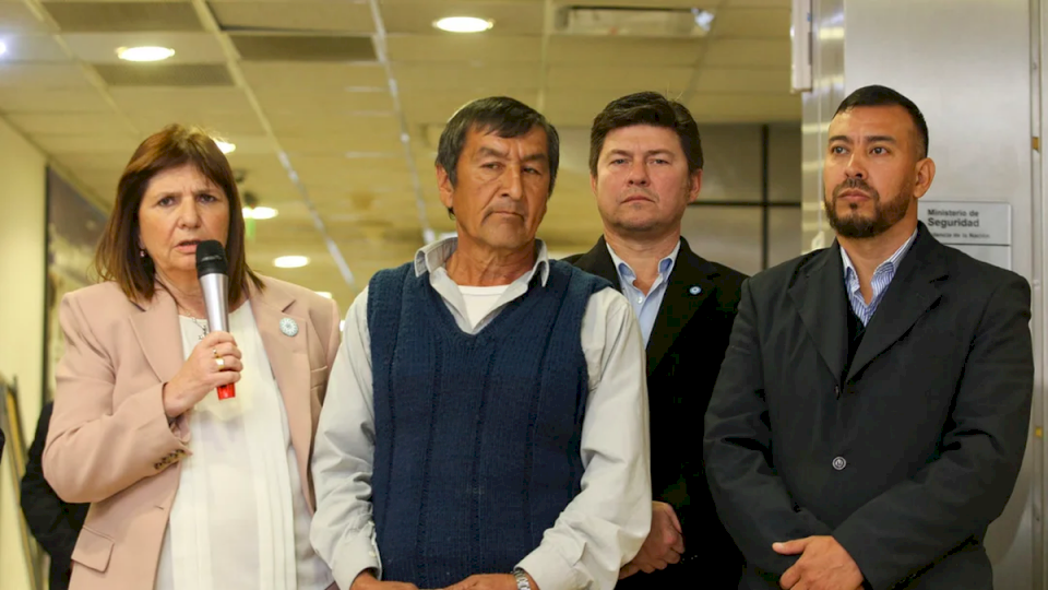 patricia-bullrich-hablo-tras-reunirse-con-el-papa-de-loan