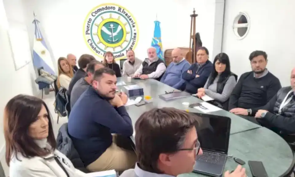 provincia-reunio-en-comodoro-rivadavia-a-representantes-de-la-«mesa-de-estrategia-federal-de-logistica»