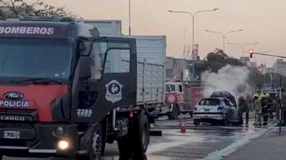 «¡fuego!»:-panico-y-bomberos-hace-instantes-en-la-terminal-de-omnibus-de-tucuman