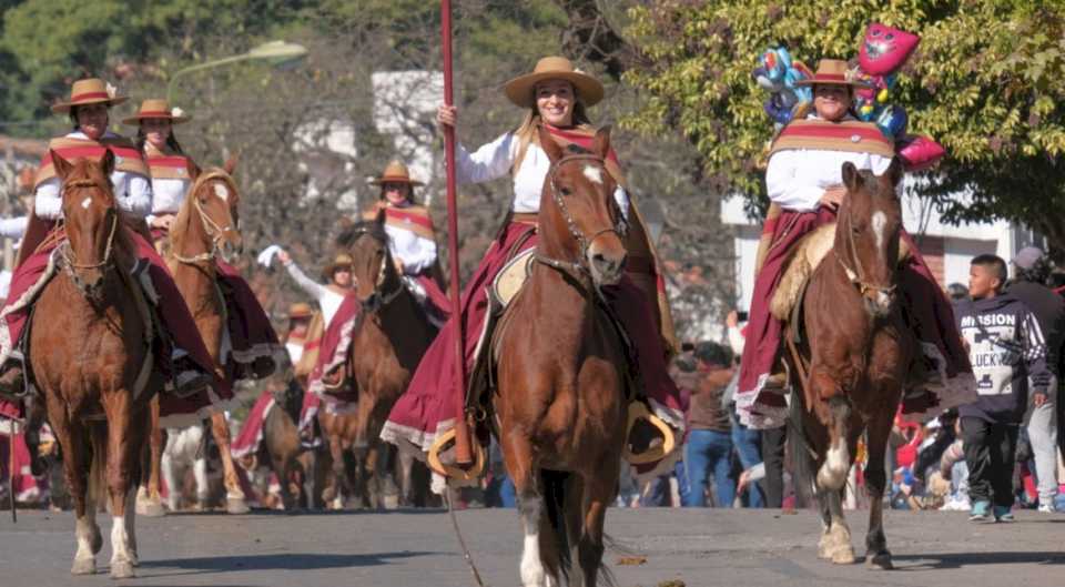 desfile-por-el-dia-de-las-heroinas-de-america