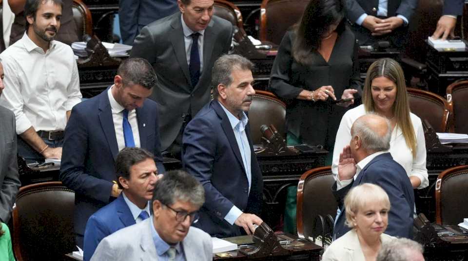 Pese a la interna de Macri y Bullrich, el PRO se reunió y pone en marcha un esquema de unidad en el Congreso