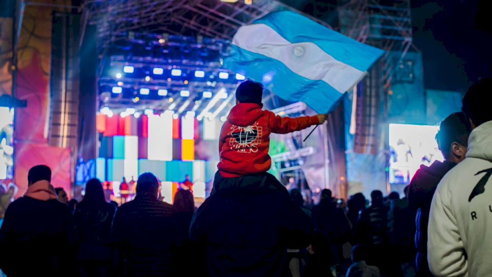 una-multitud-celebro-el-bicampeonato-de-america-en-el-patio-de-las-provincias