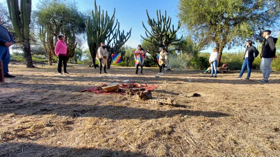 ceremonias-ancestrales,-titeres-y-alimentos-autoctonos,-las-opciones-en-el-pueblo-perdido