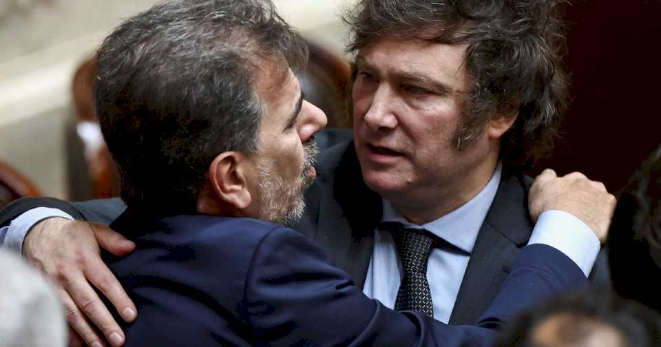 javier-milei-y-sus-medidas,-en-vivo:-«se-debia-resolver-de-otro-modo»,-el-disgusto-de-un-aliado-del-gobierno-por-el-despido-de-julio-garro