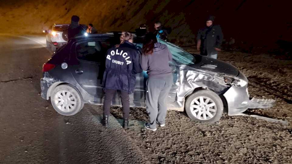 una-joven-de-19-anos-despisto,-choco-cerca-del-cerro-chenque-y-le-terminaron-secuestrando-el-auto