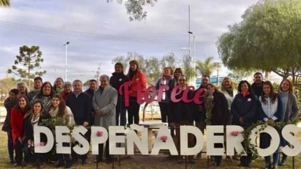 en-cordoba-es-posible-merendar-en-un-campo-de-tulipanes