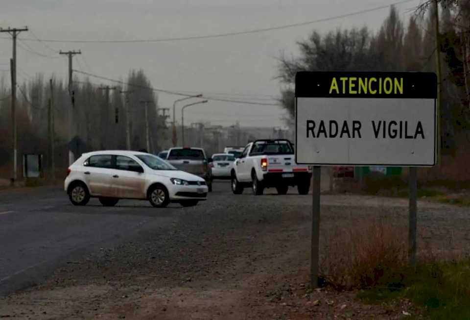 otro-accidente-en-la-ruta-151:-una-camioneta-choco-a-un-motociclista