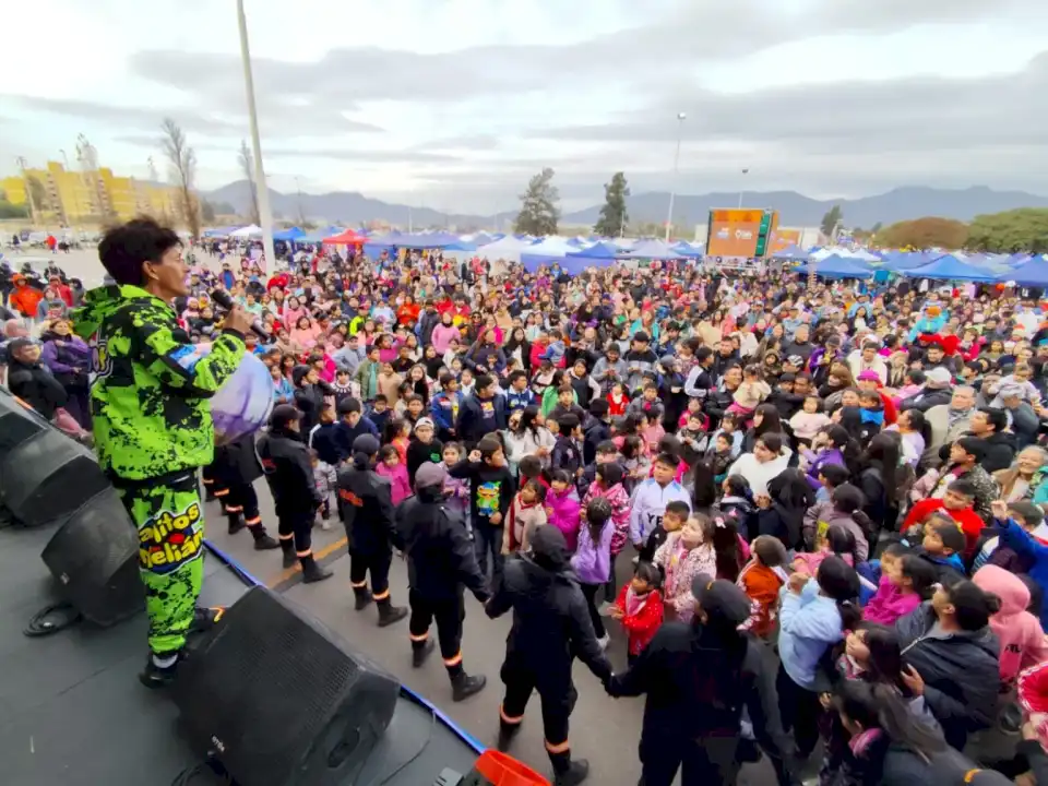 con-mas-de-200.000-personas-que-asistieron-y-shows-en-vivo-se-llevo-a-cabo-la-expo-mercado