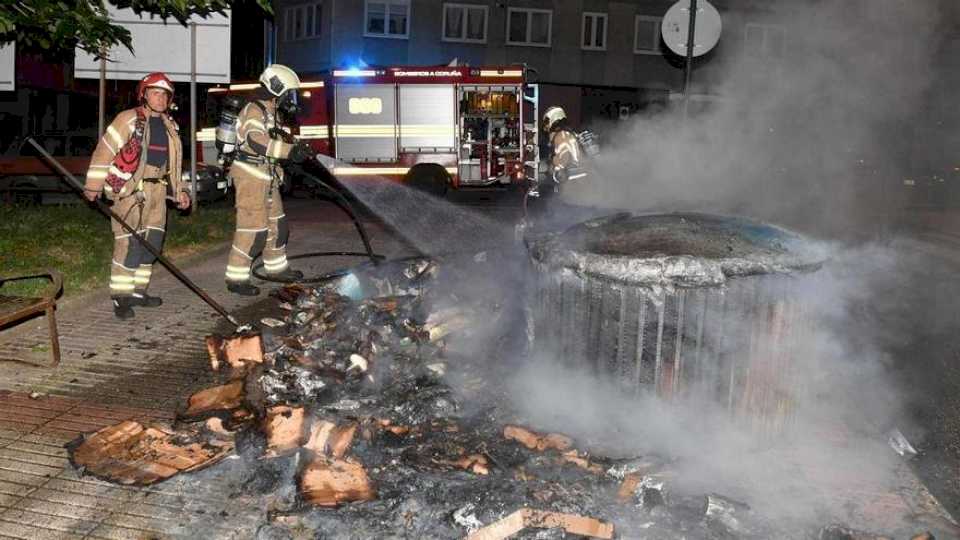 incendios-de-contenedores-en-labanou-(a-coruna)